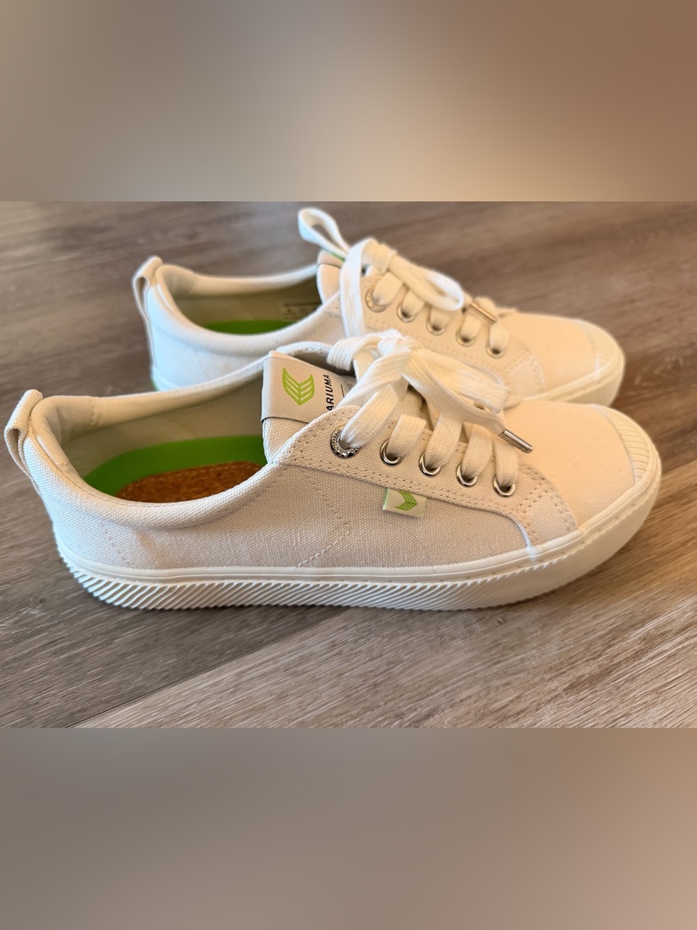 Cariuma OCA Low Off-White Canvas Sneakers - Size 8